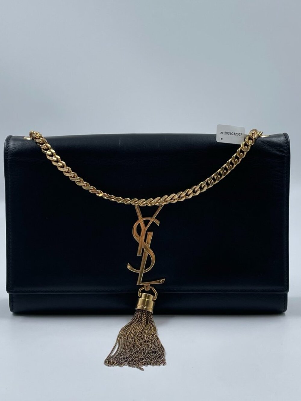 Preowned in good condition. There are visible signs of use including minor wear